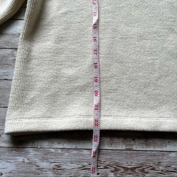 Mod Ref Cream Button Back Ribbed Top Size Small - Picture 8 of 9